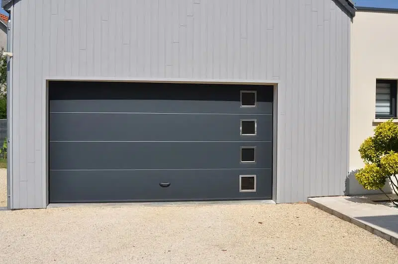 Pose de porte de garage